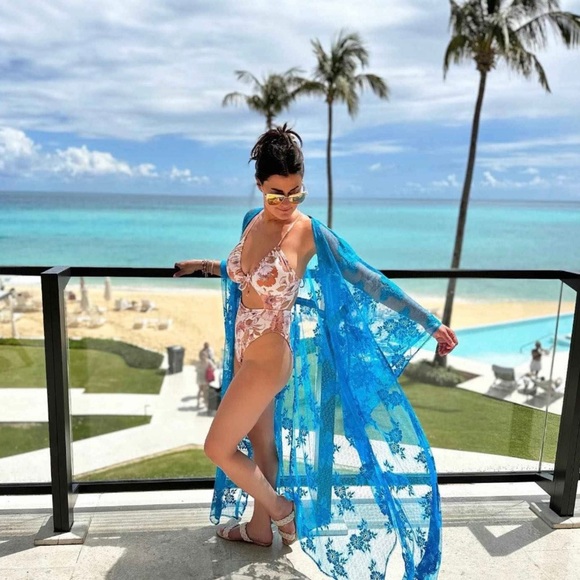 Shade and Shore Swimsuit Ribbed Plunge Front Cut Out One Piece Swimsuit - Picture 8 of 8